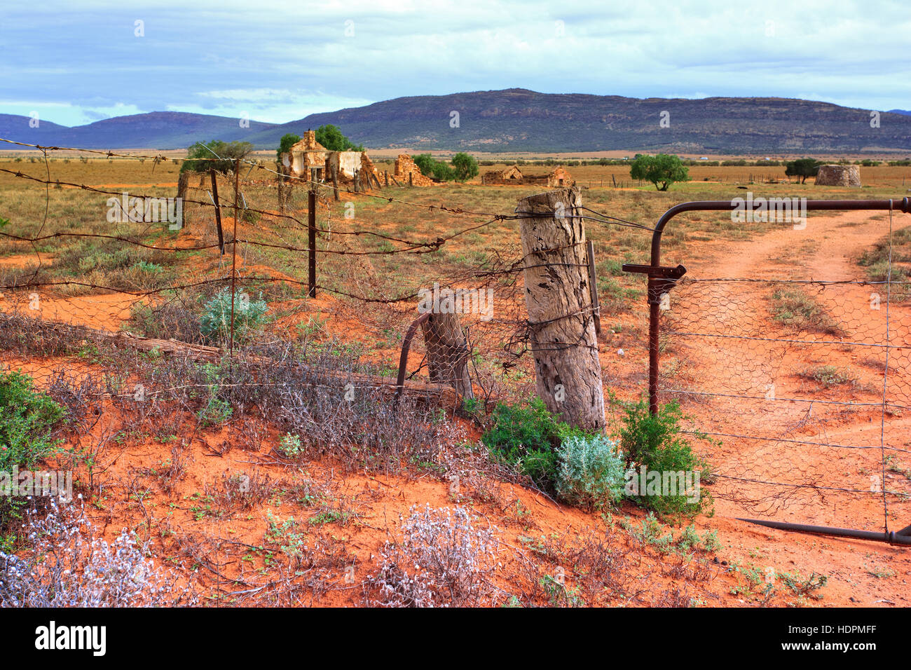 Paesaggio outback rovina derelitti homestead Flinders Ranges Australia del Sud paesaggi australiani Foto Stock