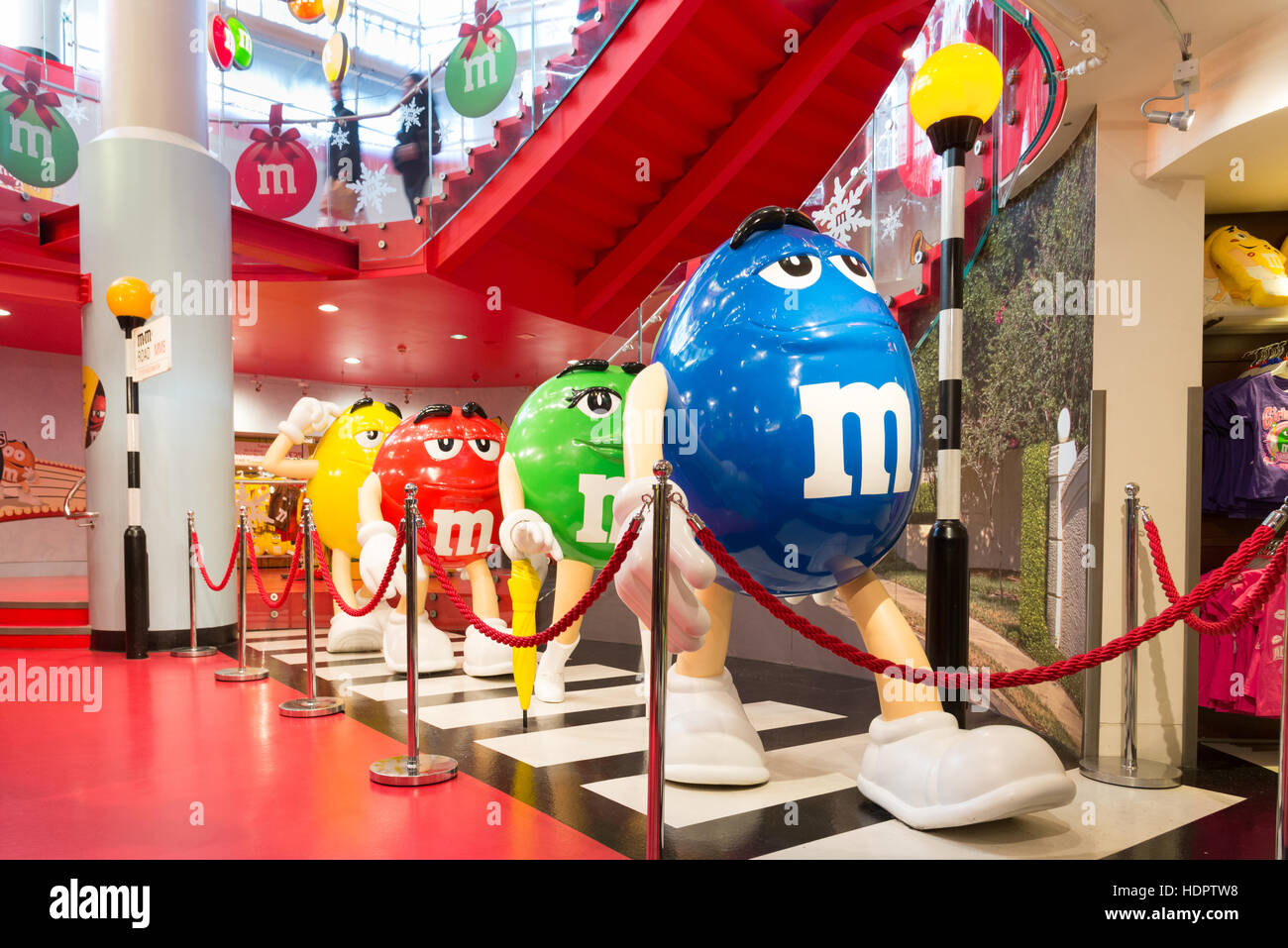 M&M's World in Leicester Square, London, England, Regno Unito Foto Stock