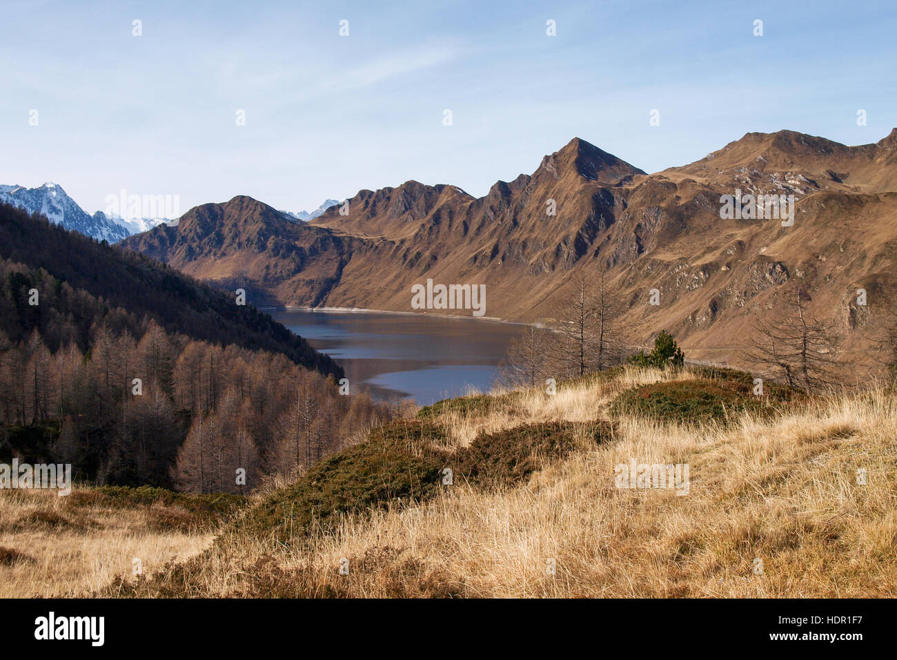 Val Piora, Svizzera: laghi, Ritom Cadagno, Tom in autunno. Foto Stock