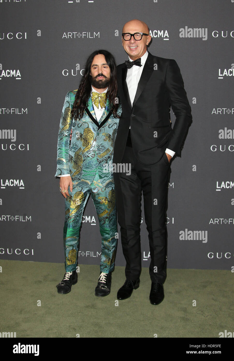Alessandro Michele (sinistra) e Marco Bizzarri che frequentano il 2016  LACMA Art + Film Gala in onore di Robert Irwin e Kathryn Bigelow presentato  da Gucci a LACMA di Los Angeles, California.