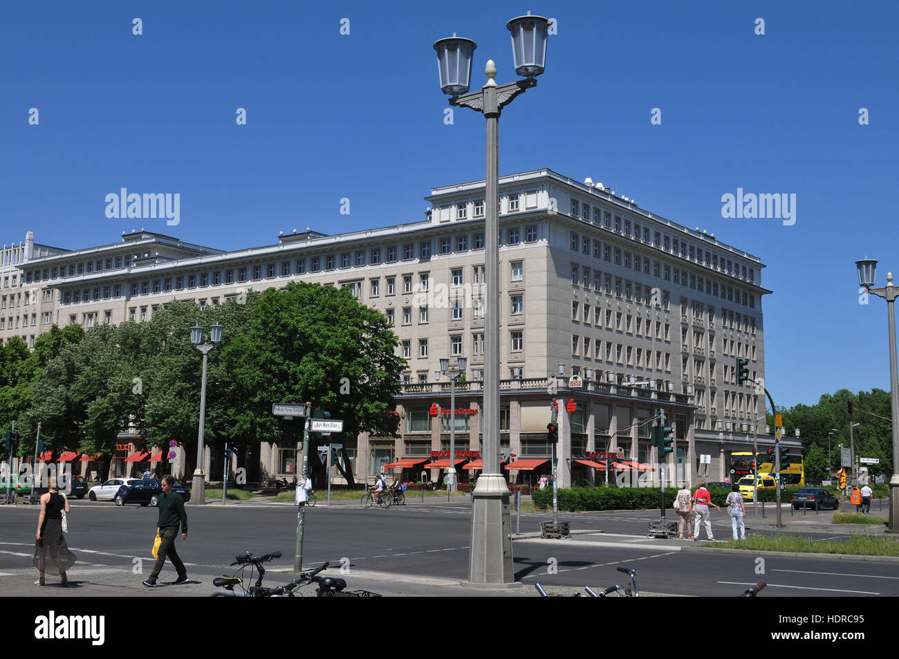 Architektur, Karl-Marx-Allee, Friedrichshain di Berlino, Deutschland Foto Stock