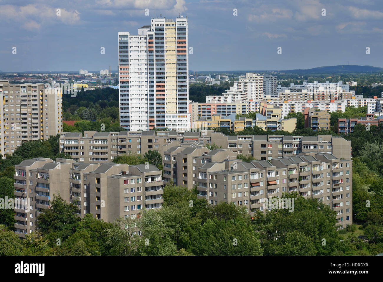 Hochhaeuser, Fritz-Erler-Allee, Gropiusstadt, Neukoelln, Berlino, Deutschland Foto Stock