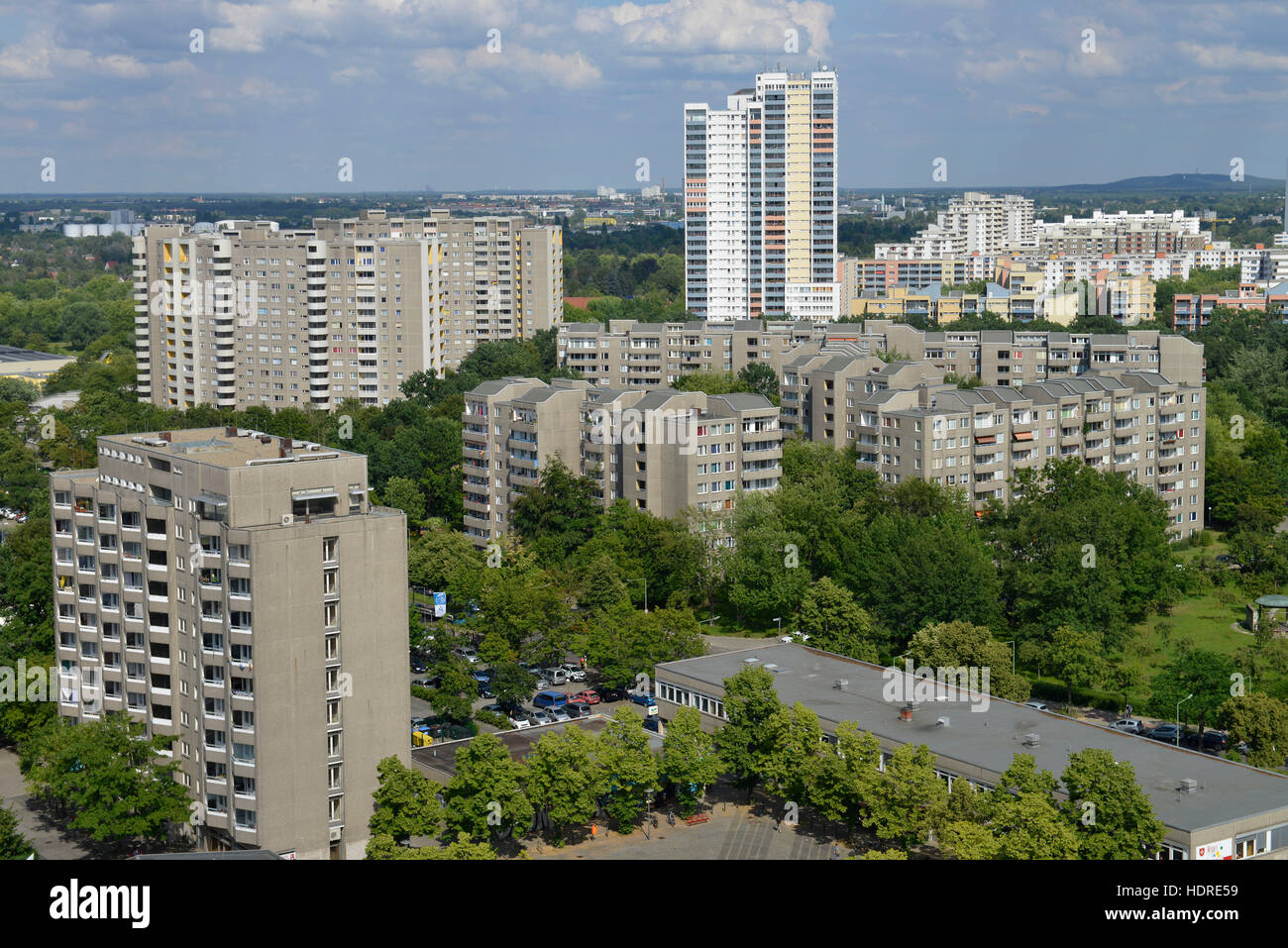 Hochhaeuser, Fritz-Erler-Allee, Gropiusstadt, Neukoelln, Berlino, Deutschland Foto Stock