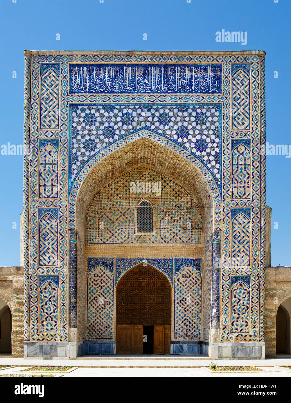 Portale ad arco di Kok Gumbaz moschea, Shahrisabz, Uzbekistan Foto Stock