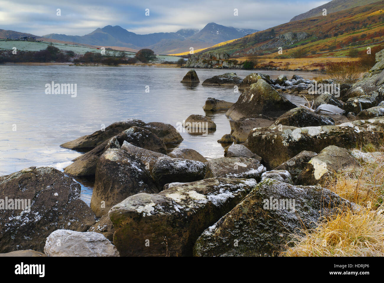Lago congelato, Llyn Mymbyr, Galles del Nord Foto Stock