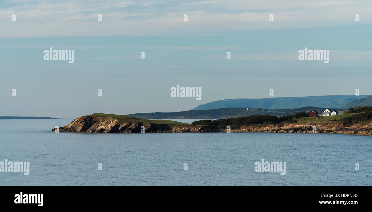 Vista della costa sul Cape Breton Island; Margaree, Nova Scotia, Canada Foto Stock