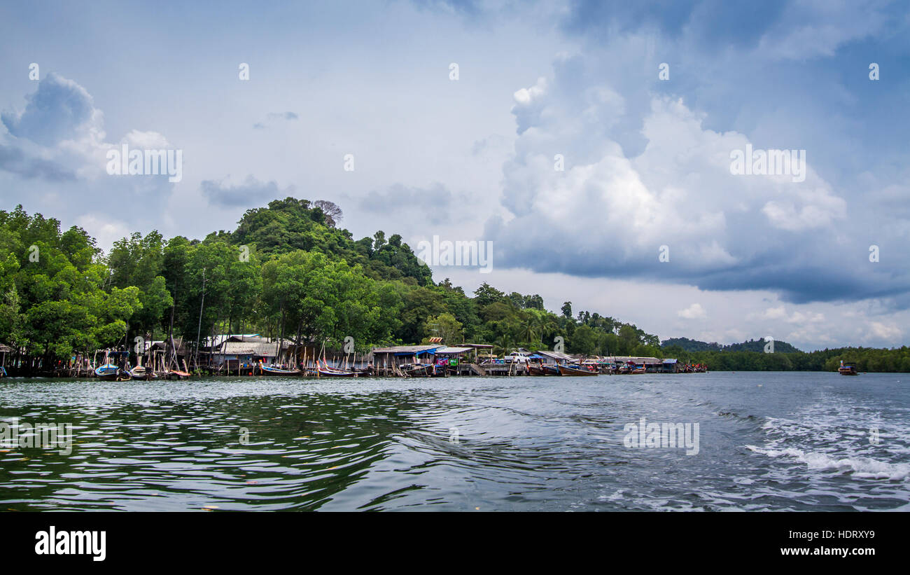 Gite in barca per Koh Muk isola, Thailandia Foto Stock