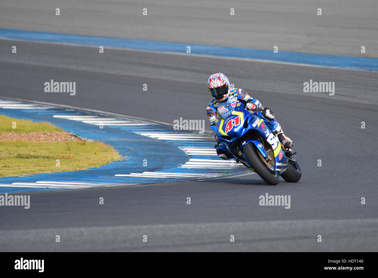 BURIRAM - 4 DICEMBRE : Noriyuki Haga del Giappone No.41 con Suzuki Motorcycle di SuperSport 600cc. in Asia Road Racing Championship 2016 Round 6 a Chang Foto Stock