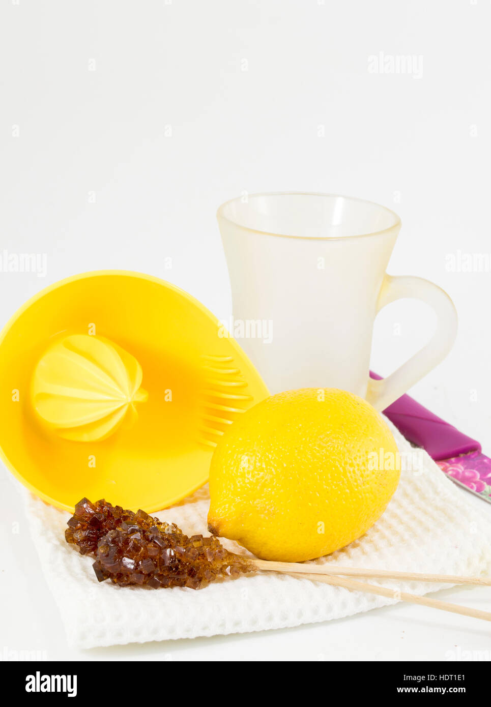 La limonata rendere strumenti con fresca frutta limone Foto Stock