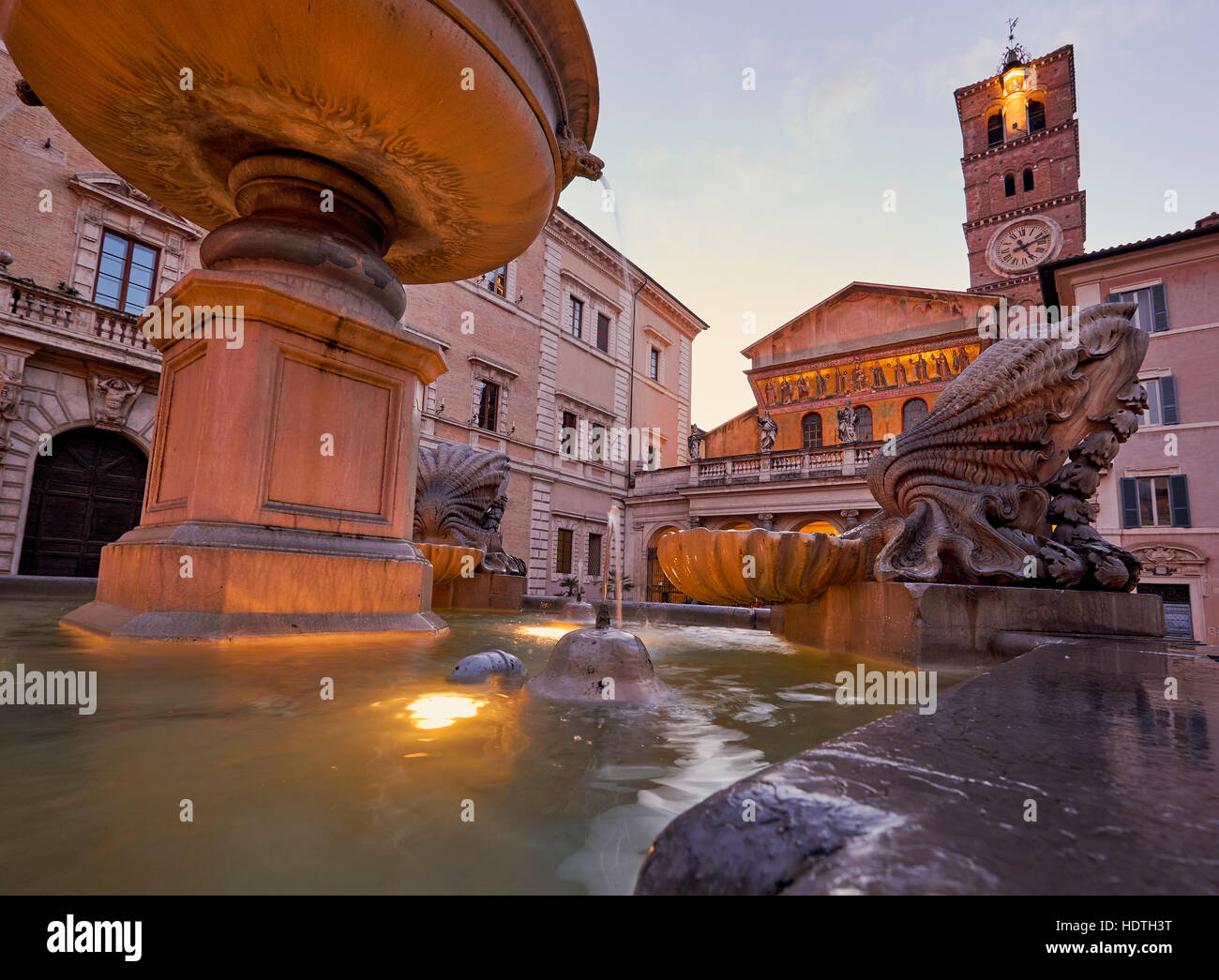 Piazza Santa Maria in Trastevere. Roma, Italia Foto Stock