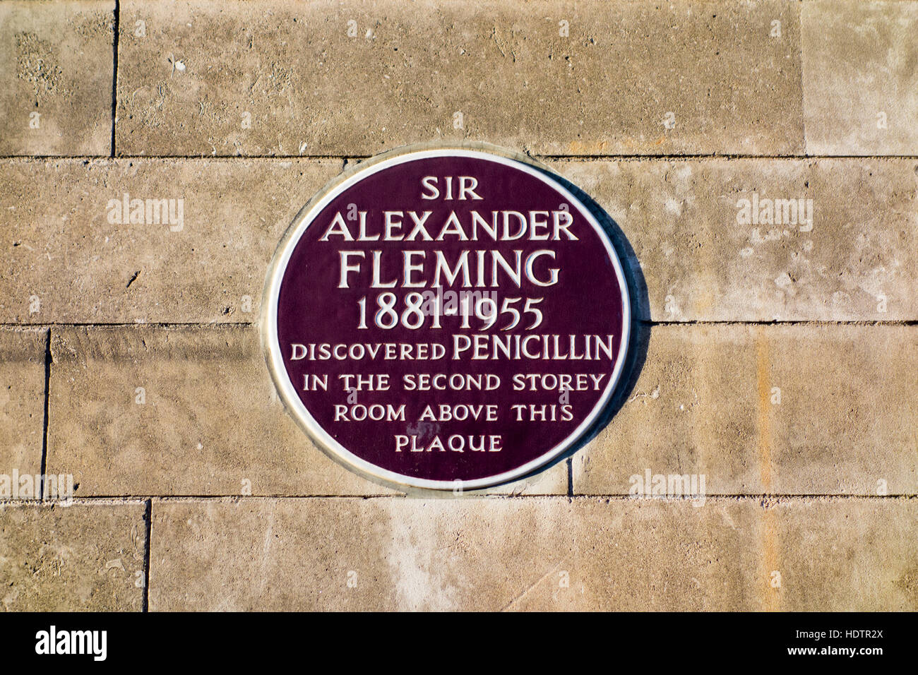 La placca che mostra il sito Alexander Fleming scoprì la penicillina. Praed Street, Londra, Regno Unito Foto Stock