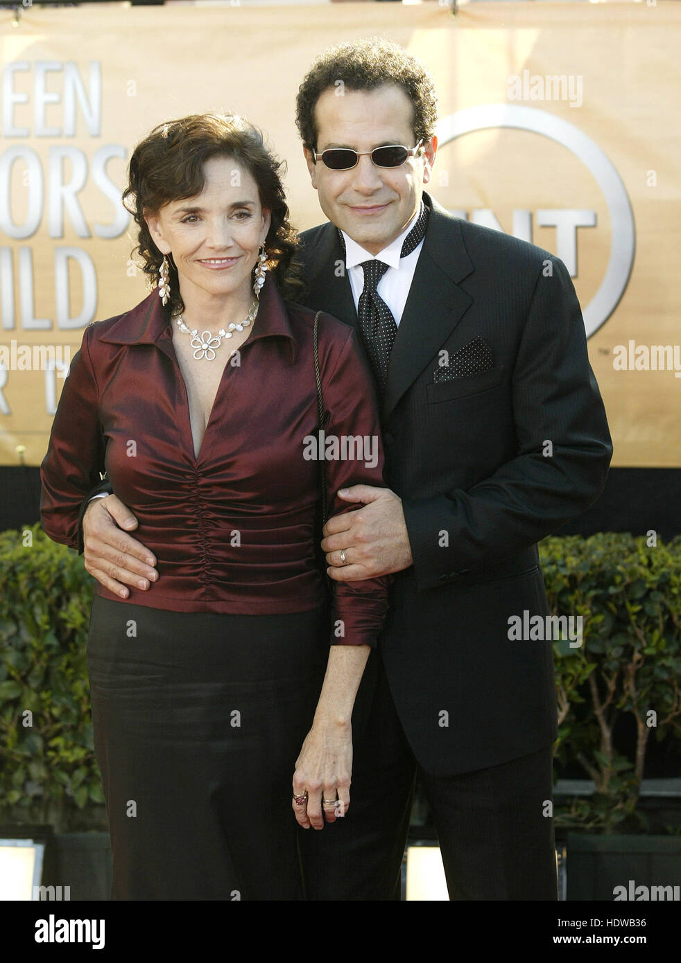 Tony Shalhoub e sua moglie, Brooke Adams presso la cooperativa di attori di schermo Awards a Los Angeles il 5 febbraio, 2005 Photo credit: Francesco Specker Foto Stock