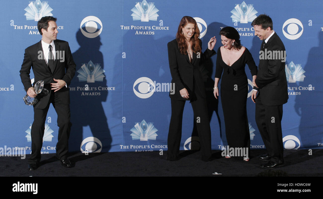 Eric McCormack, Debra Messing, Megan Mullally e Sean Hayes al People's Choice Awards a Pasadena, in California domenica 9 gennaio 2005. Photo credit: Francesco Specker Foto Stock