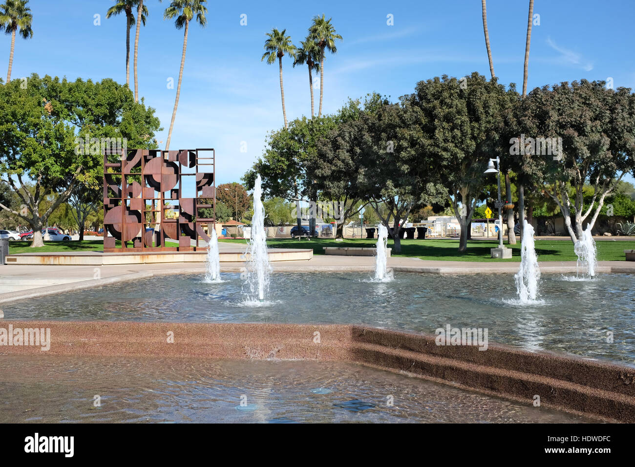 Piscina e fontane a Scottsdale, Arizona, Civic Center. Foto Stock