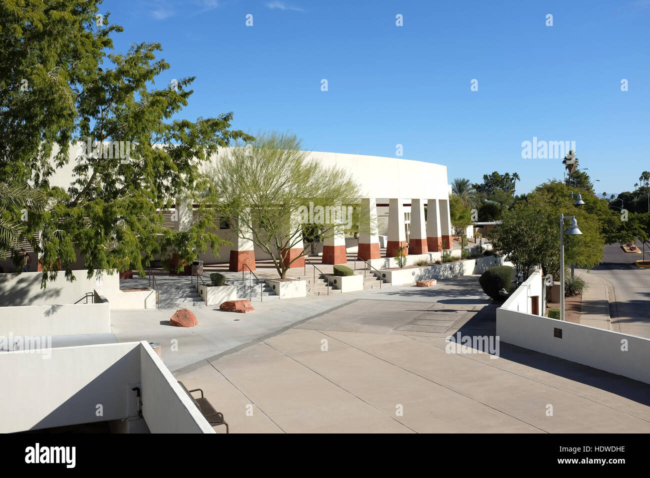 Il centro civico edificio della biblioteca, nel Civic Center Mall in Old Town Scottsdale, Arizona. Foto Stock