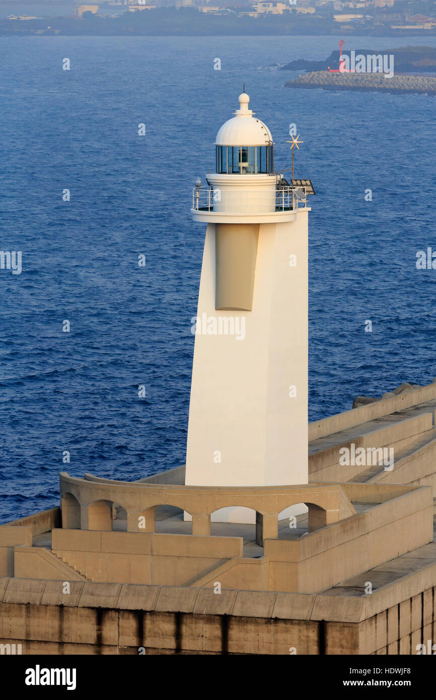 Struttura di frangionde faro, Jeju City, Jeju Island, Corea del Sud, Asia Foto Stock