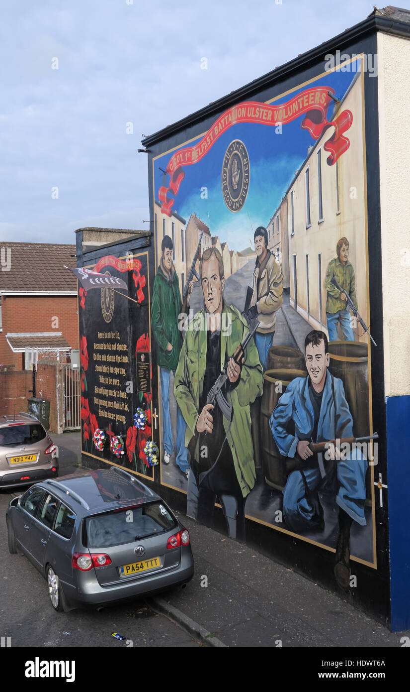 Ulster volontari murale unionista, off Shankill Road West Belfast, Irlanda del Nord, Regno Unito Foto Stock