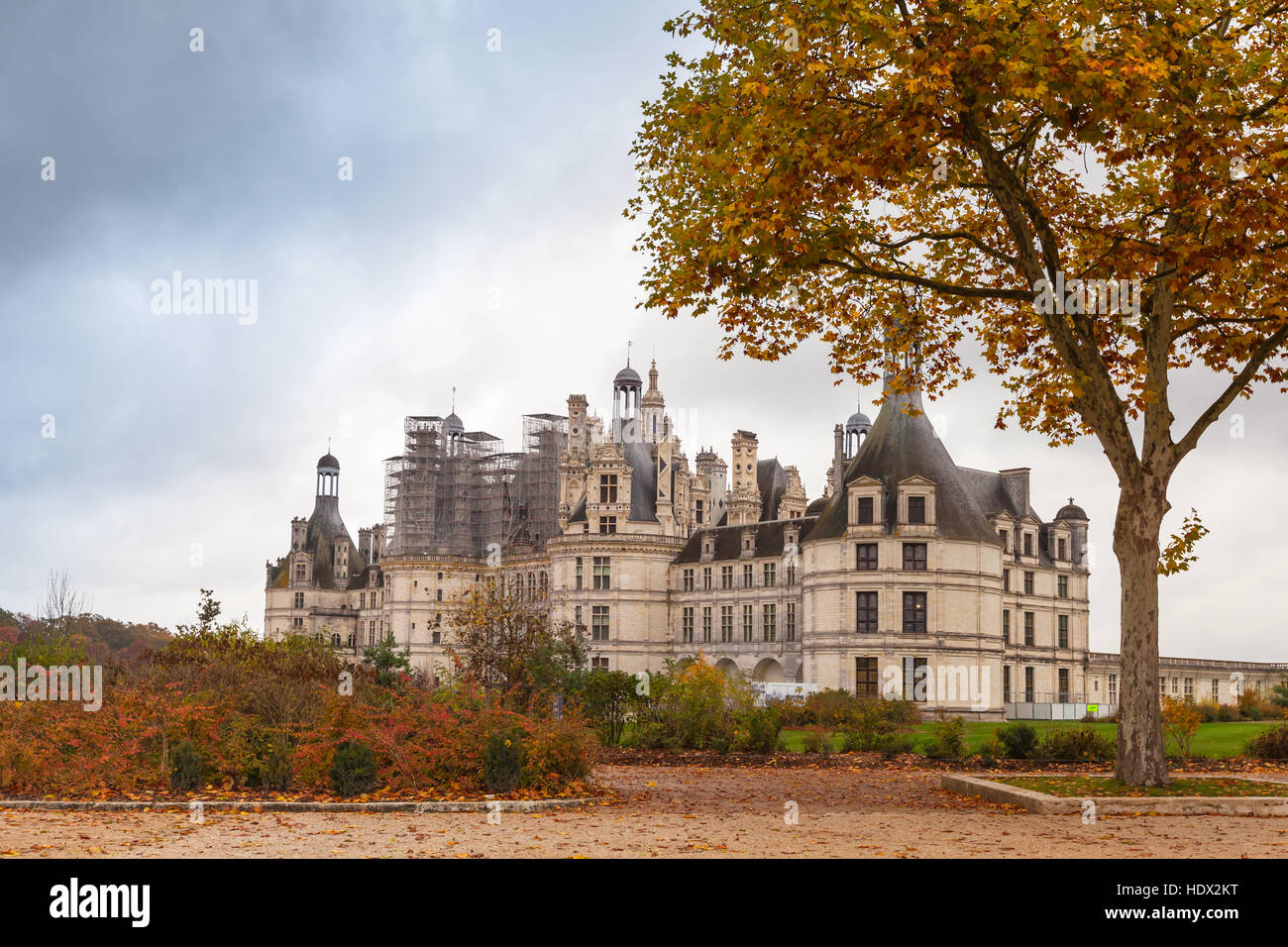 Chambord, Francia - 6 Novembre 2016: Chateau de Chambord, il castello medievale, la Valle della Loira. La stagione autunnale Foto Stock