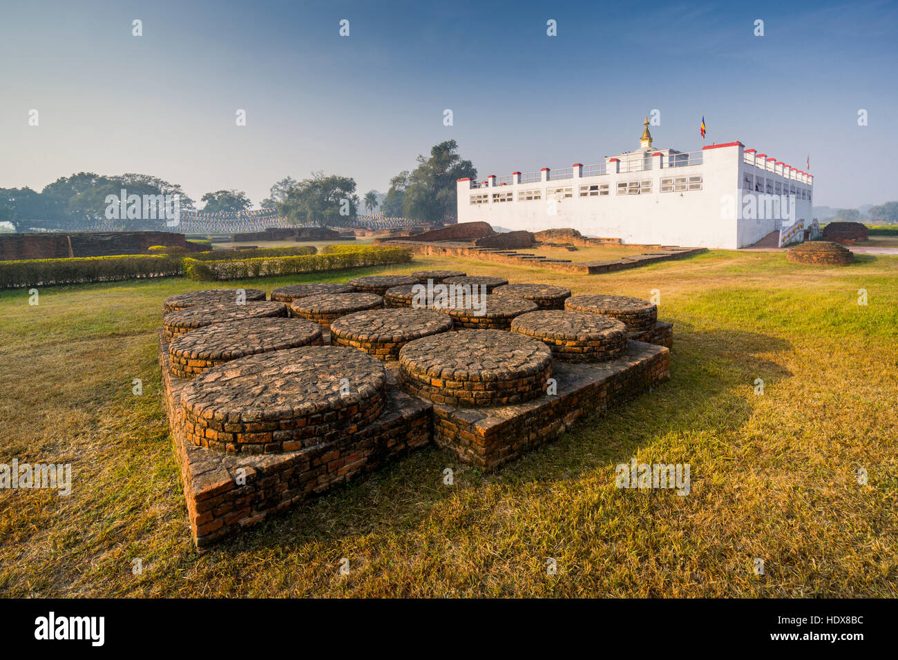 Il Tempio di Mayadevi contiene il luogo di nascita di Siddharta Gautama, presente il buddha Foto Stock