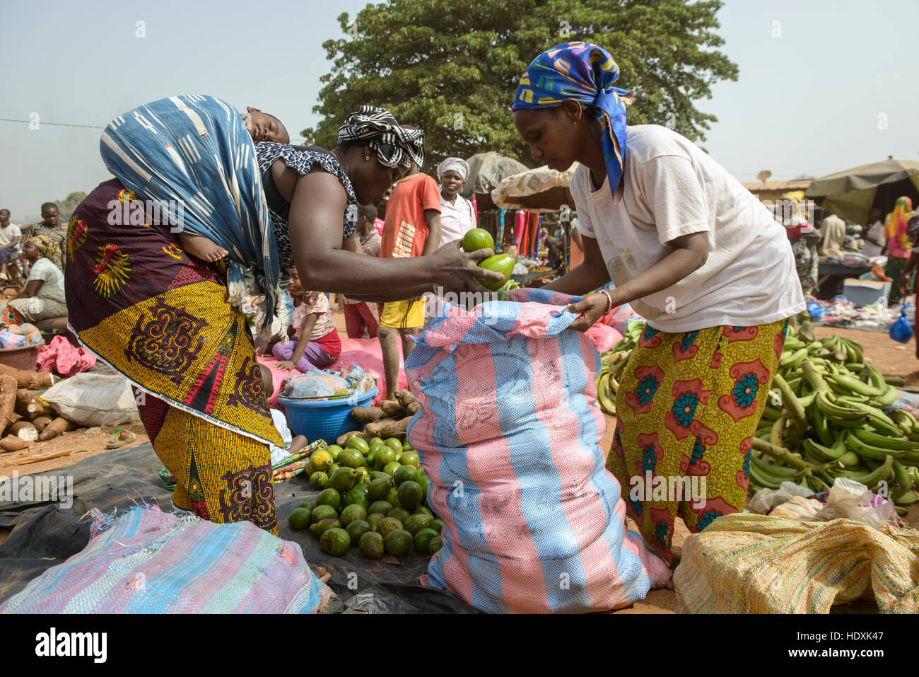 Il mercato del paese nel nord della Costa d Avorio (Costa d Avorio) Foto Stock