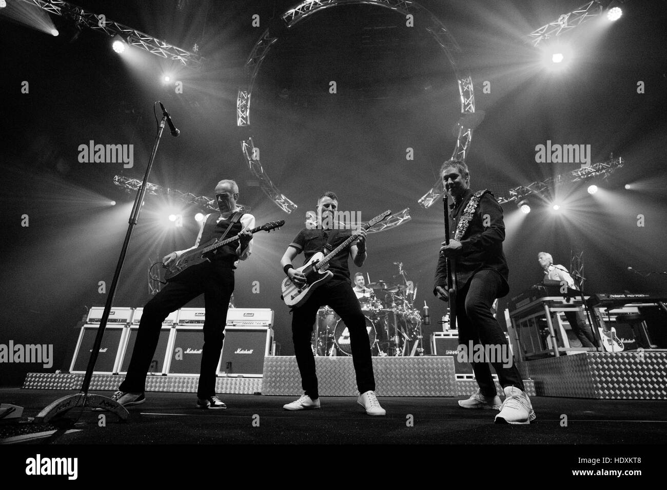 Francesco Rossi, John Edwards di Rhino, Richie Malone, Leon grotta & Andy Bown - Status Quo Live - ultimo del elettrici Tour - Bournemouth (BIC) - 09/12/201 Foto Stock
