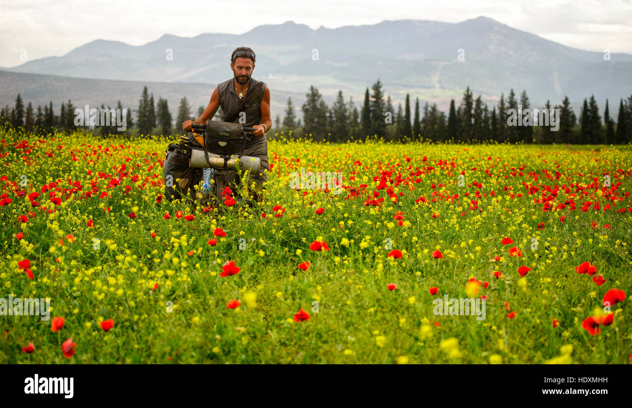 Escursioni in bicicletta nel Medio Atlante, Marocco Foto Stock