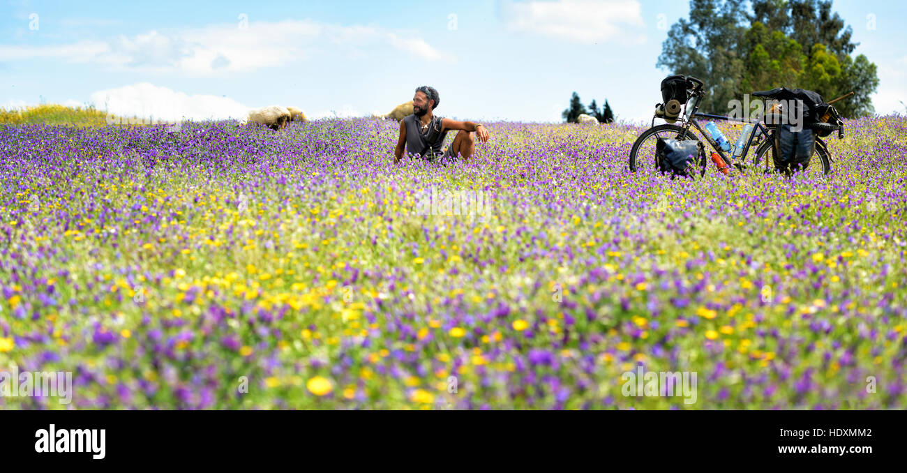 Escursioni in bicicletta nel Medio Atlante, Marocco Foto Stock