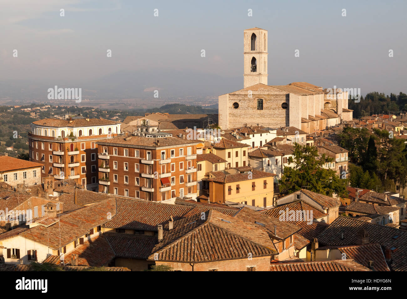 Vista di Perugia e la chiesa di San Domenico. Foto Stock