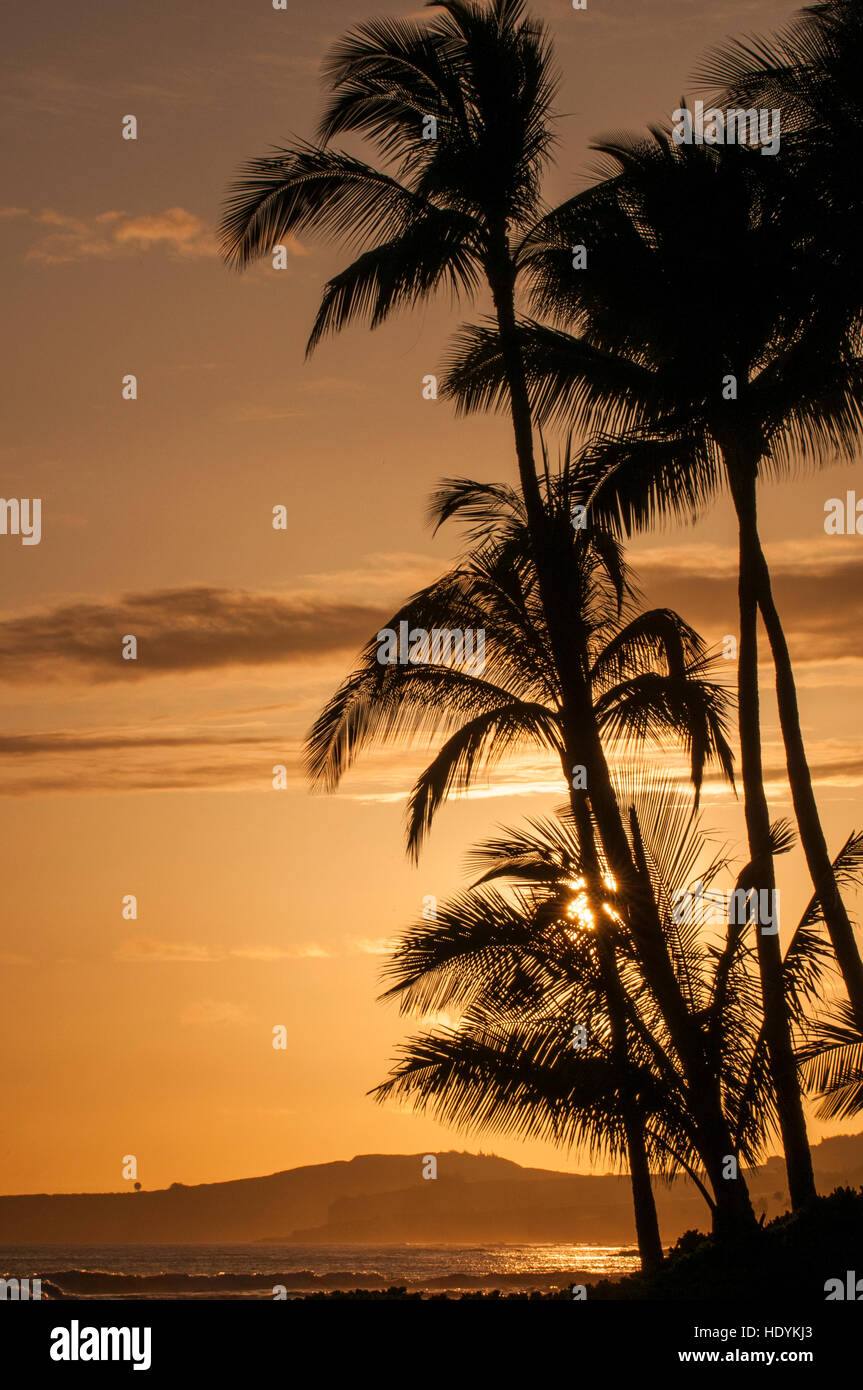 Tramonto a Poipu Beach Kauai, Hawaii. Foto Stock