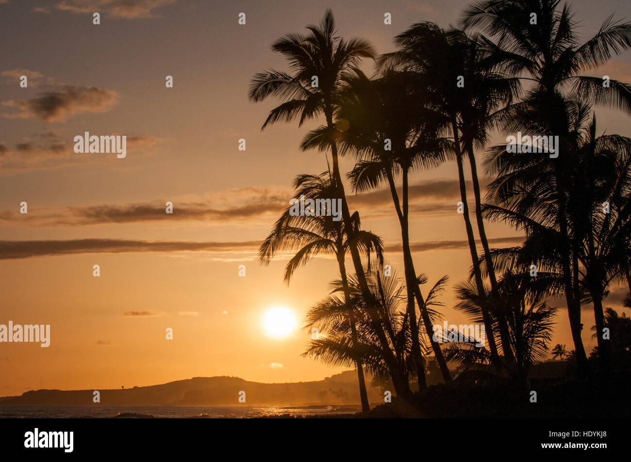 Tramonto a Poipu Beach Kauai, Hawaii. Foto Stock
