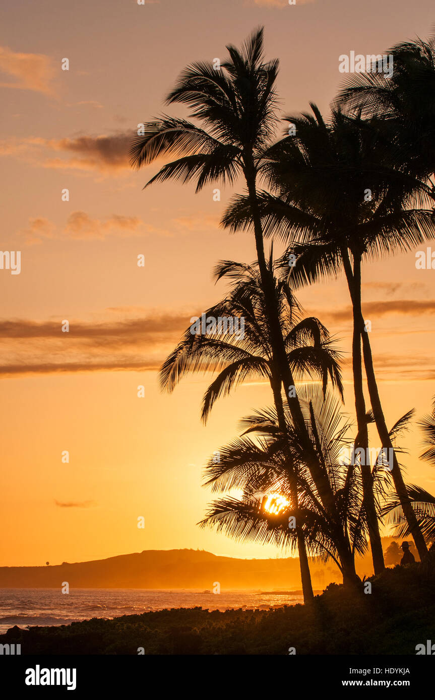 Tramonto a Poipu Beach Kauai, Hawaii. Foto Stock