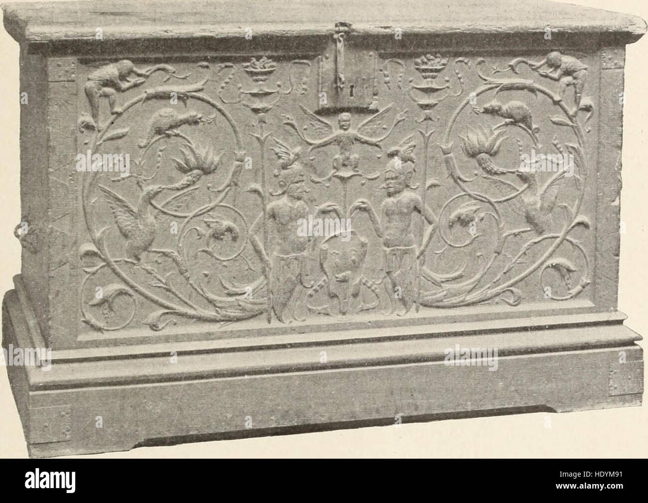 *Objets d'Art et de Haute Curiosité de l'antiquité, du Moyen Age et de la Renaissance* (1905) cataloga oggetti d'arte di valore dall'antichità, dal Medioevo e dal Rinascimento, con descrizioni dettagliate di manufatti di questi periodi storici. Foto Stock