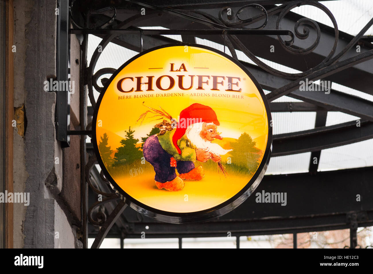 La Chouffe birra belga firmare al di fuori dei bar a Bruxelles, in Belgio Foto Stock