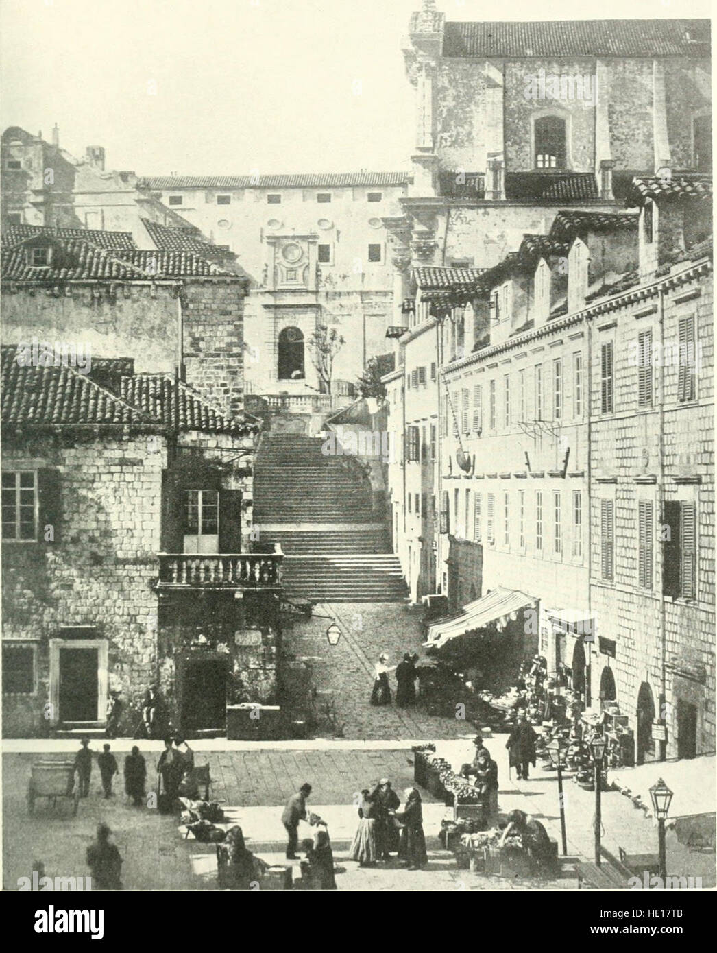 Questa mappa del 1913 raffigura il vicino Oriente, tra cui Dalmazia, Grecia e Costantinopoli, offrendo una visione dettagliata del paesaggio politico e geografico della regione durante l'inizio del XX secolo. Foto Stock