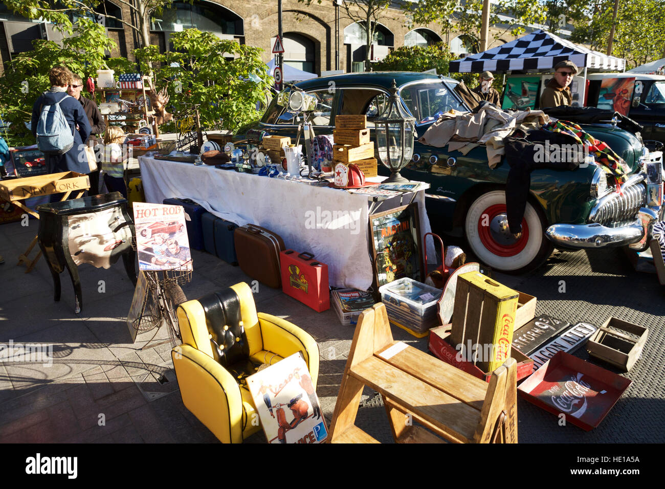 Il classico auto Boot vendita, a Kings Cross, London REGNO UNITO. Foto Stock