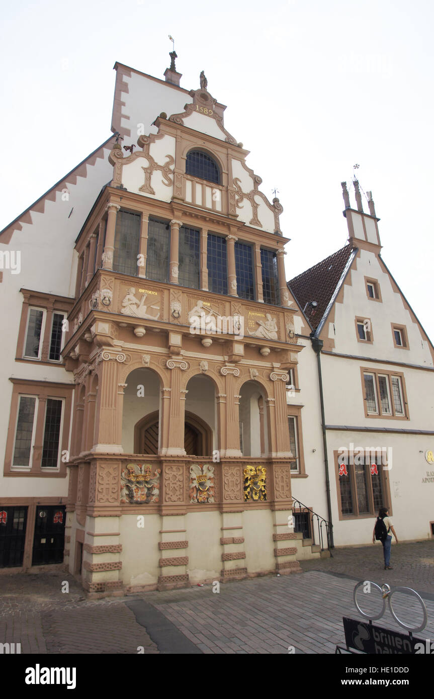 Antica Farmacia presso la piazza del mercato, lemgo, lippe distretto, RENANIA DEL NORD-VESTFALIA, Germania Foto Stock