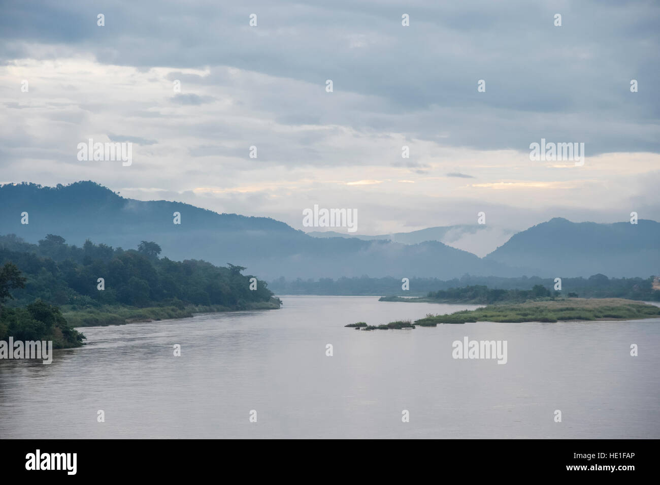 Paesaggio fluviale sul fiume Mekong Foto Stock