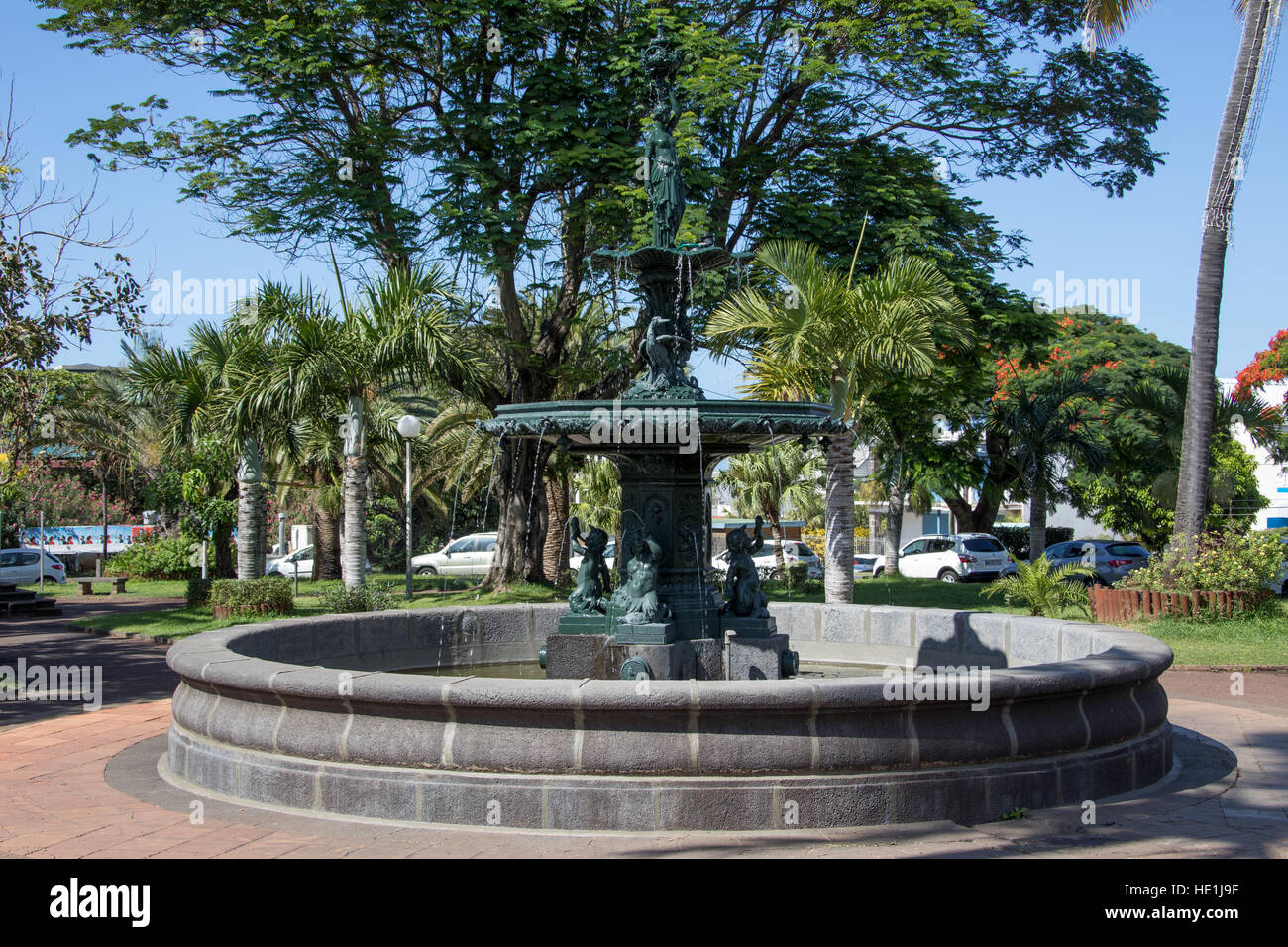 Fontana, parco di fronte al Municipio, St Pierre, Isola di Reunion Foto Stock