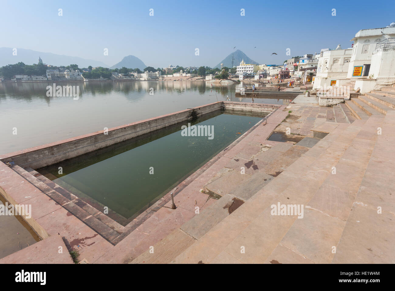 Vista sul ghats di Udaipur, Rajasthan, India Foto Stock