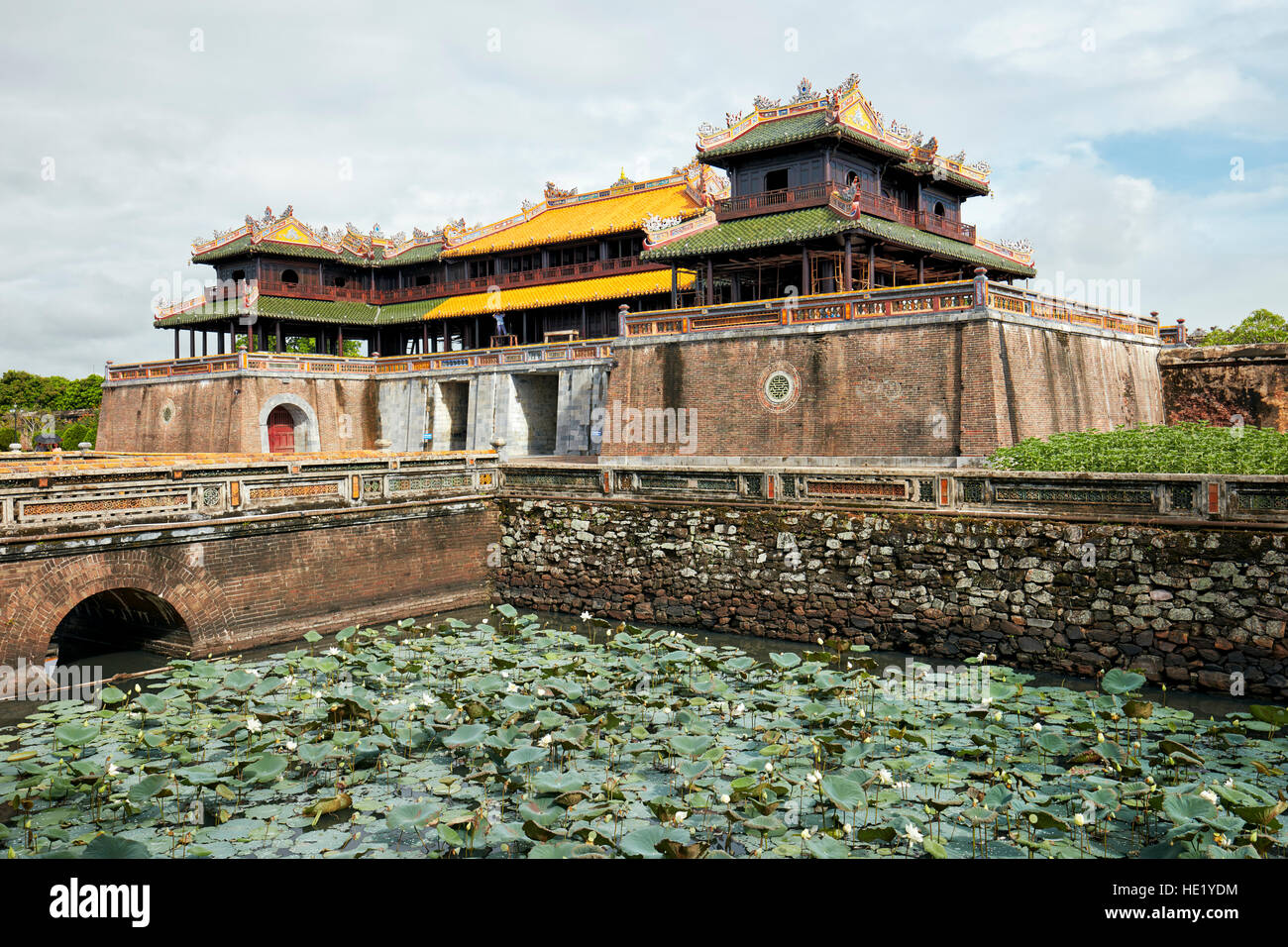 La gate di mezzogiorno (Ong Mon). Città Imperiale, tonalità, Vietnam. Foto Stock