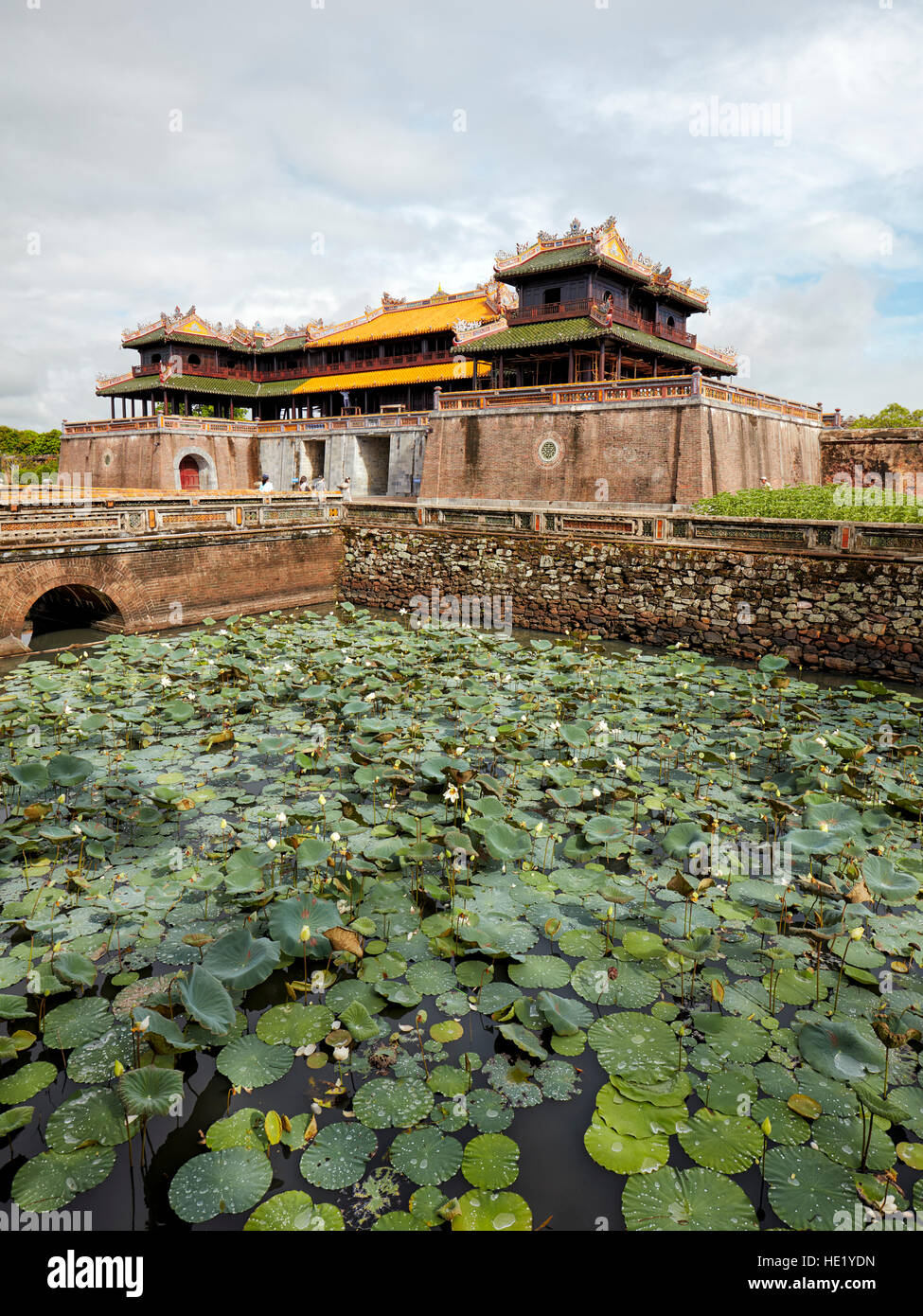 La gate di mezzogiorno (Ong Mon). Città Imperiale, tonalità, Vietnam. Foto Stock