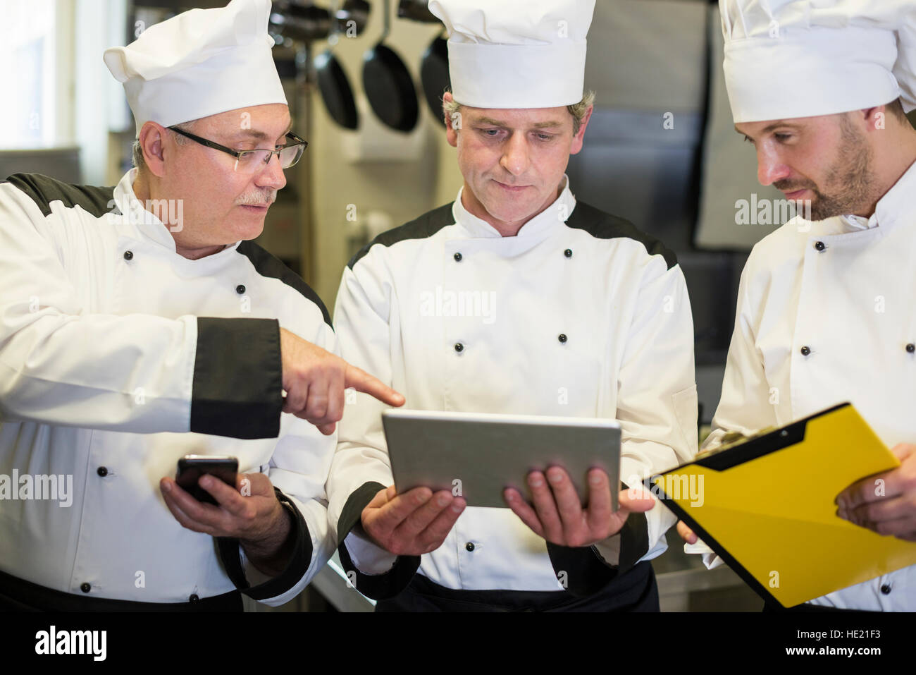 La tecnologia digitale è utile anche in cucina Foto Stock