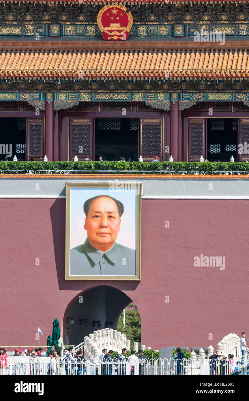 Mao Zedong foto ritratto alla porta della pace celeste per la Città Proibita Piazza Tiananmen, Pechino Cina. Foto Stock