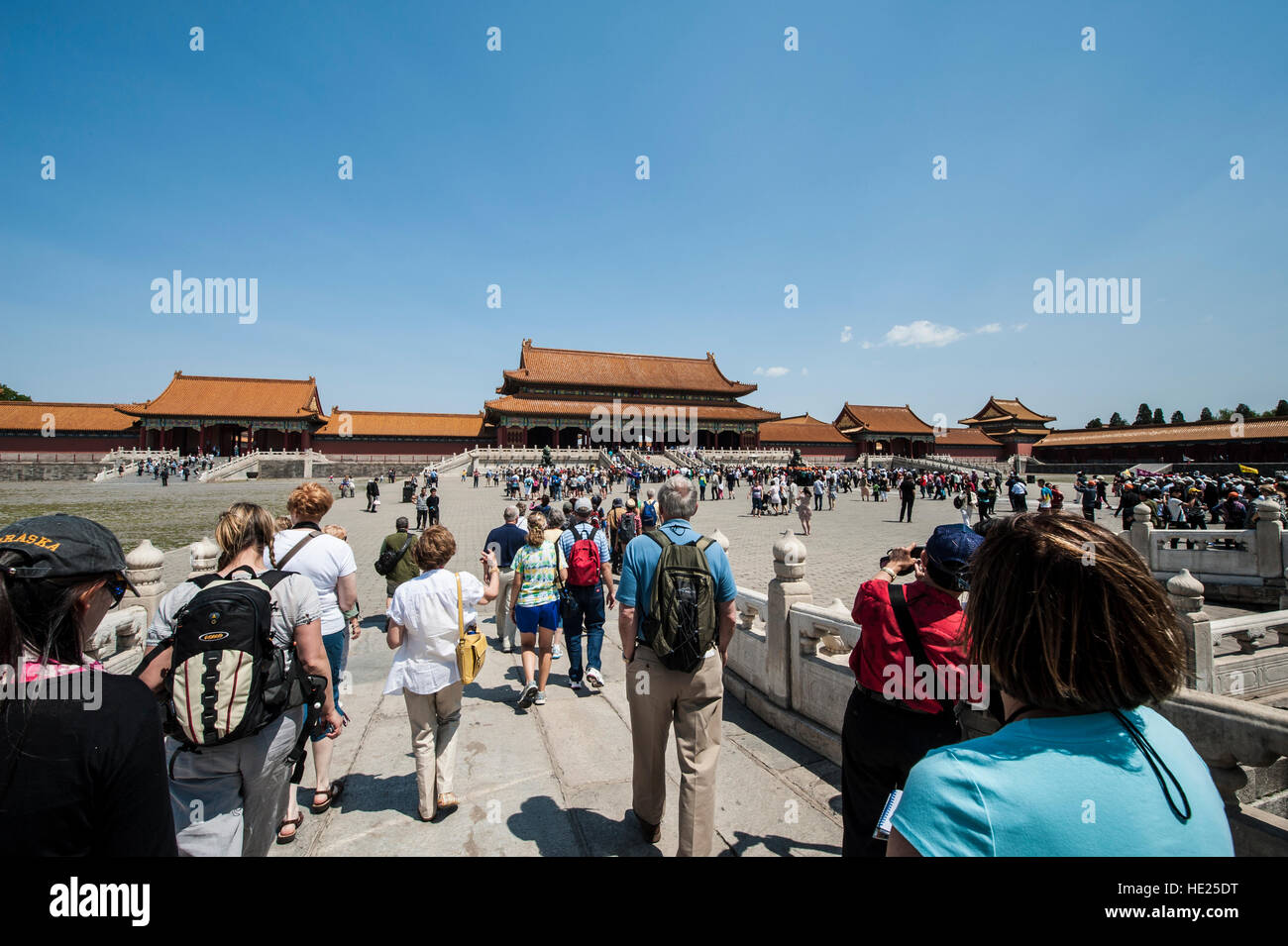 Primo cortile con ponti sull'interno Golden River e la porta della suprema armonia Città Proibita di Pechino in Cina. Foto Stock