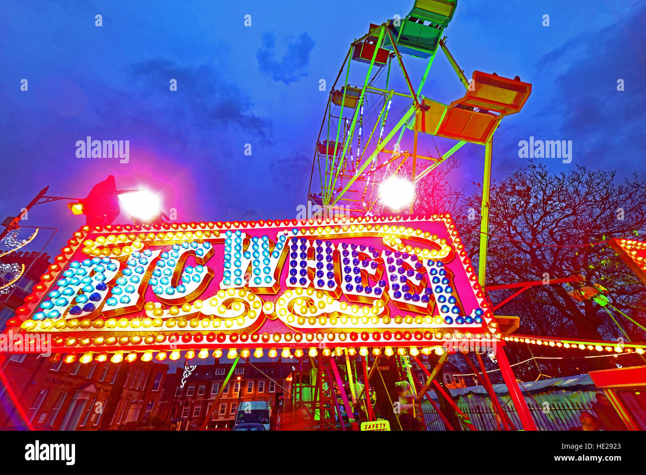 Ruota panoramica Ferris grande ruota girando in North Shields Foto Stock