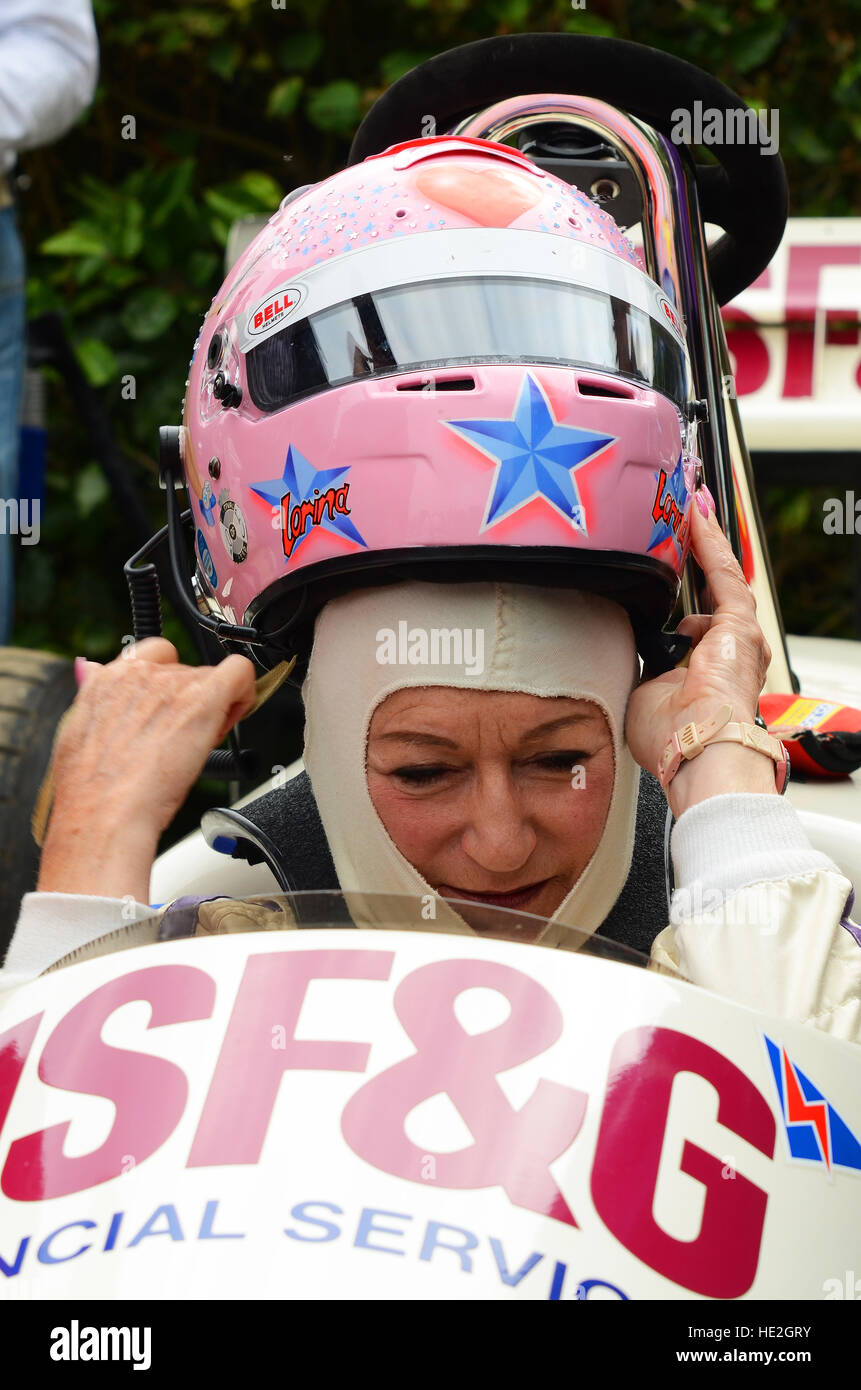 Lorina McLaughlin è un pilota automobilistico femminile con forti finiture in Formula 3 e 4 campionati in 1970s. In Frecce A10 auto Foto Stock