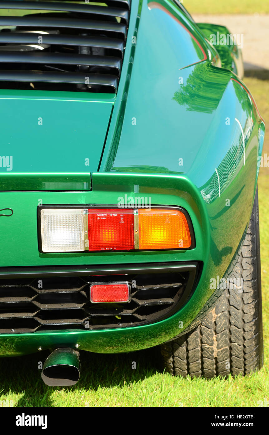 Lamborghini Miura è un'auto sportiva prodotta dalla casa automobilistica italiana Lamborghini tra il 1966 e il 1973. Questo è un SV Miura. Design iconico Foto Stock