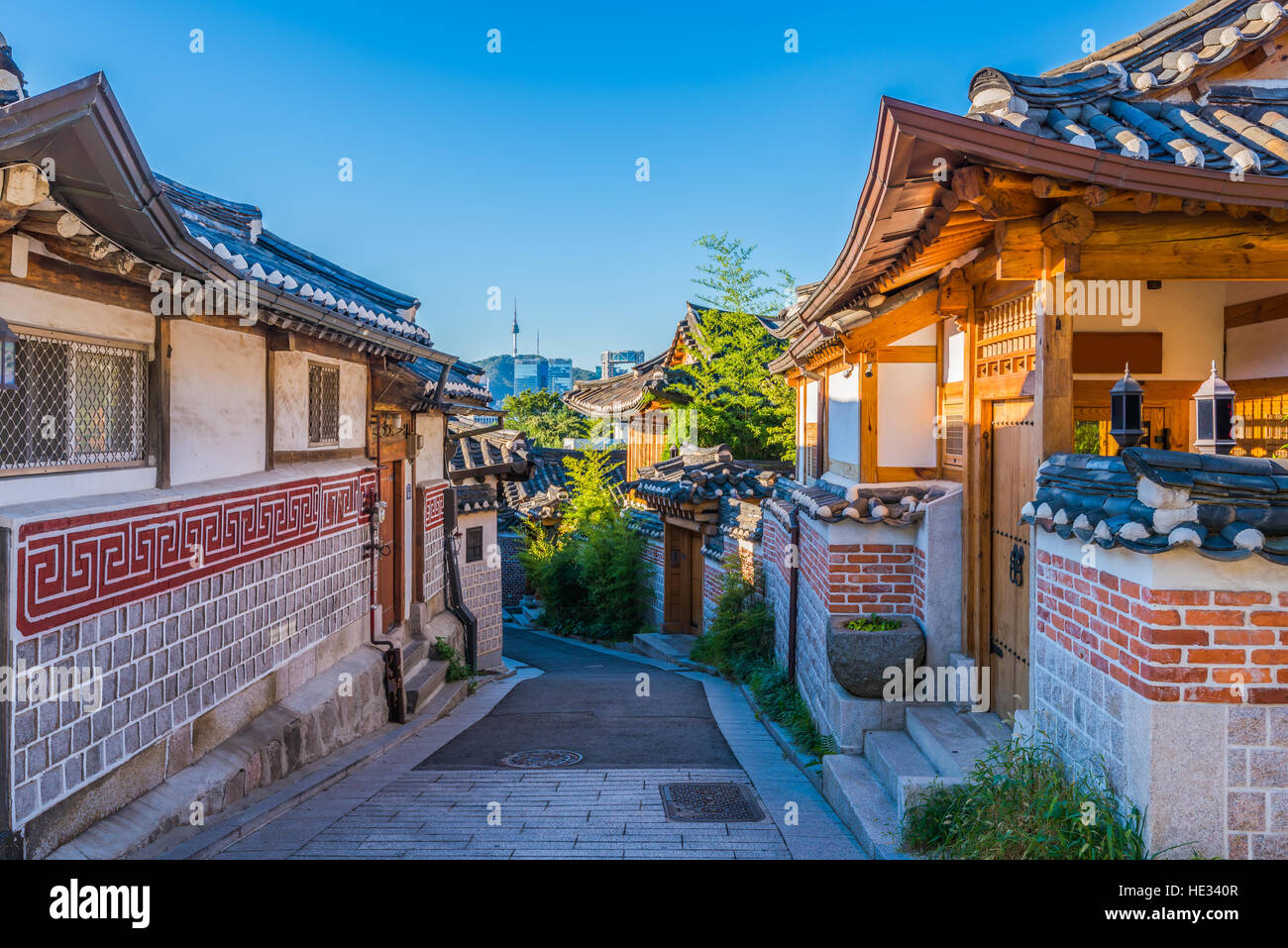 Il villaggio di Bukchon Hanok a Seul, in Corea del Sud. Foto Stock