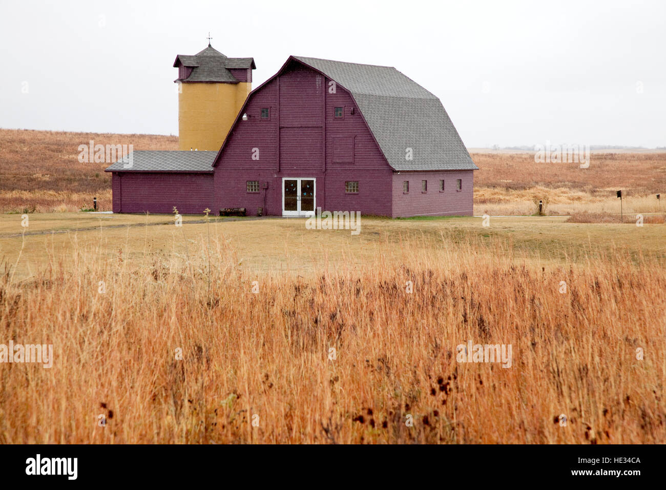 Prairie Zone Umide Learning Center fienile promuovere la conservazione della prateria regione antiribaltamento. Fergus Falls Minnesota MN USA Foto Stock