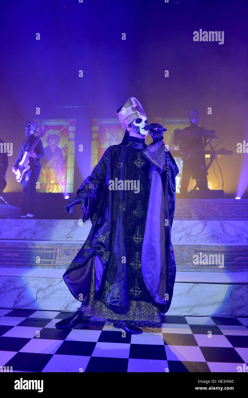 Swedish heavy metal band Ghost esegue live in concert at Fillmore con: Papa emerito III dove: Miami Beach, Florida, Stati Uniti quando: 04 Nov 2016 Foto Stock